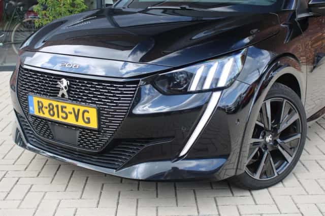 Peugeot 208 (2022) thumbnail 2