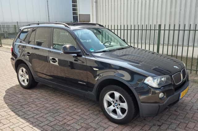 BMW X3 (2010) thumbnail 1