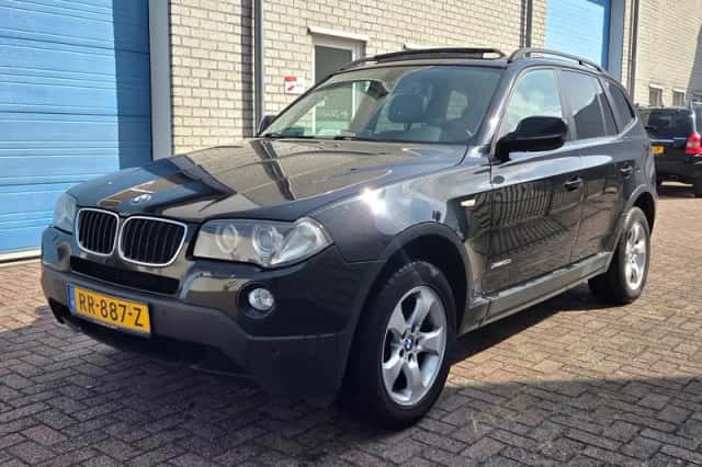 BMW X3 (2010) thumbnail 2