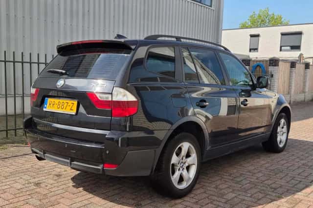 BMW X3 (2010) thumbnail 4