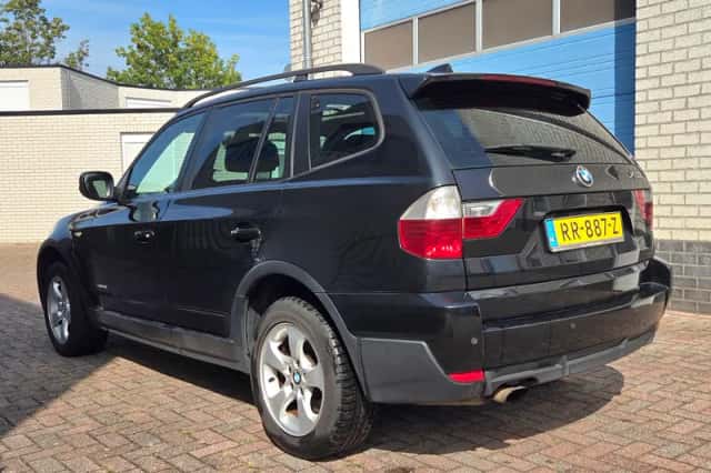 BMW X3 (2010) thumbnail 5