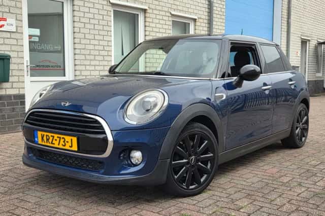 MINI Cooper (2018) thumbnail 1