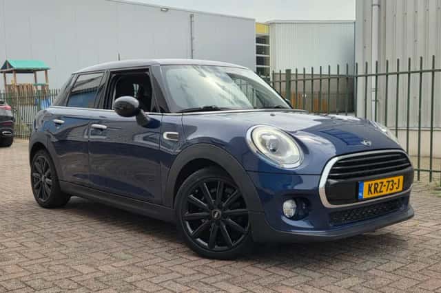 MINI Cooper (2018) thumbnail 2