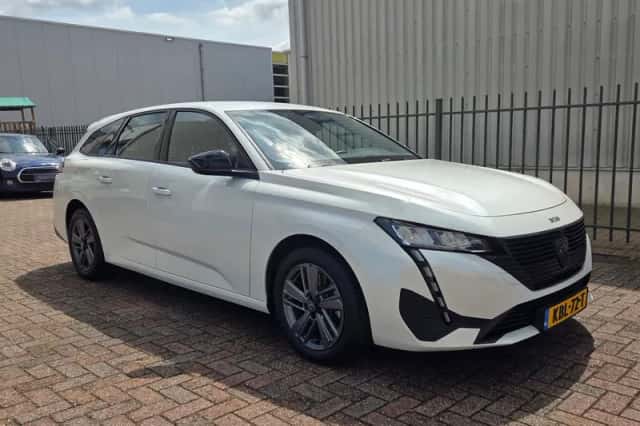 Peugeot 308 (2022) thumbnail 2