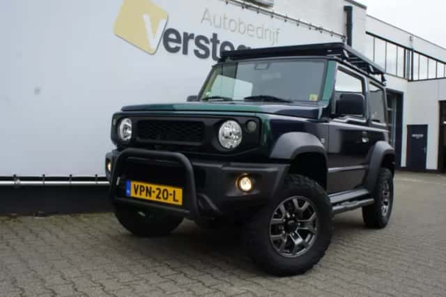 Suzuki Jimny (2022) thumbnail 2