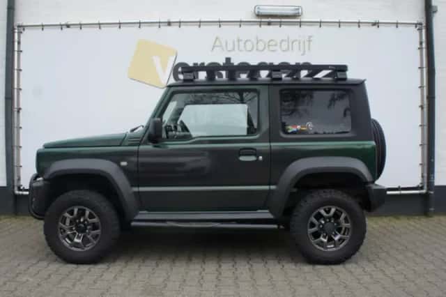 Suzuki Jimny (2022) thumbnail 3
