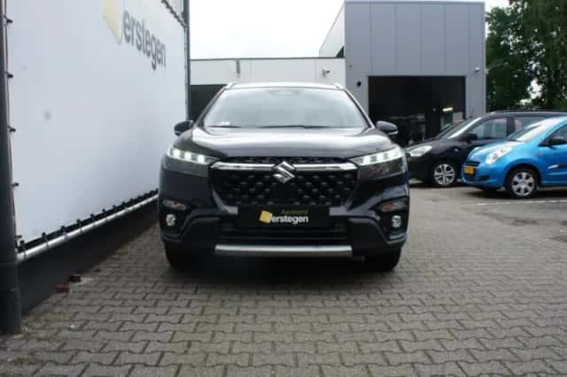 Suzuki S-Cross (2025) thumbnail 5