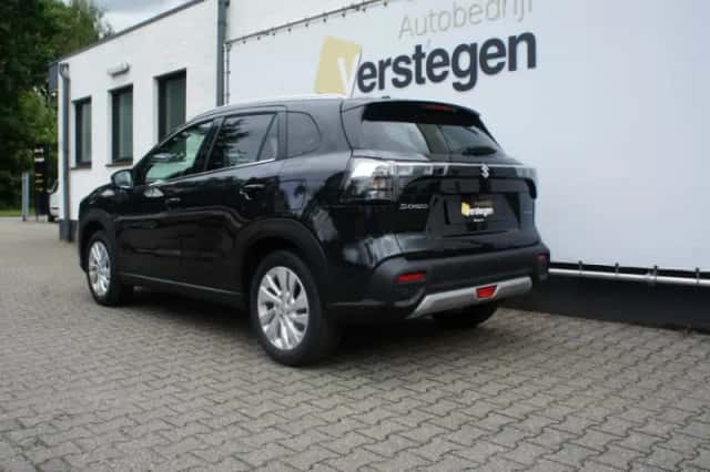Suzuki S-Cross (2025) thumbnail 6