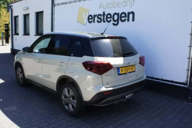 Suzuki Vitara (2020) thumbnail 5