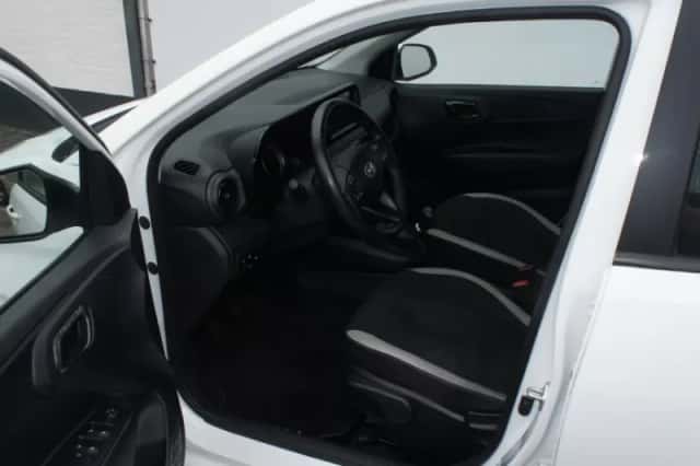 Hyundai i10 (2021) thumbnail 2