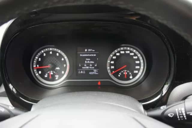 Hyundai i10 (2021) thumbnail 6