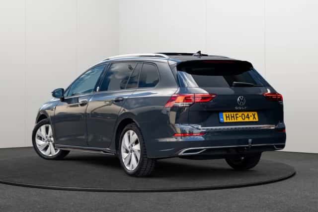 Volkswagen Golf (2022) thumbnail 3