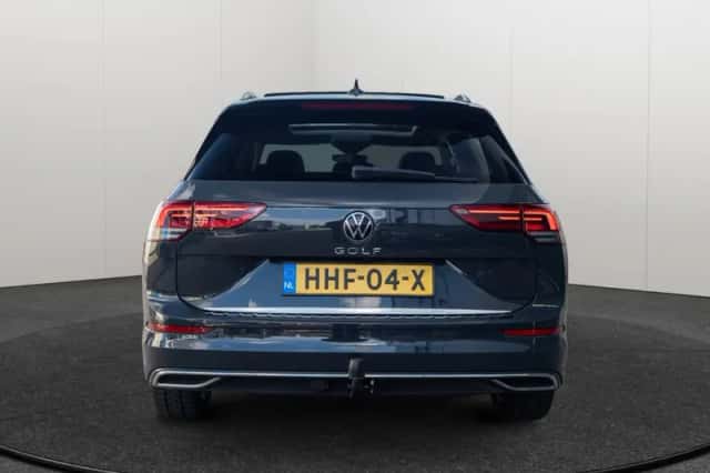 Volkswagen Golf (2022) thumbnail 4