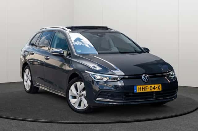Volkswagen Golf (2022) thumbnail 5