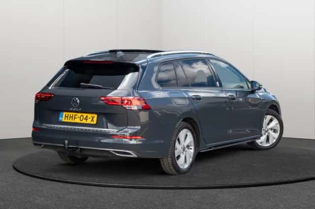 Volkswagen Golf (2022) thumbnail 6