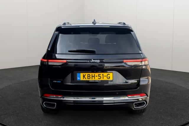 Jeep Grand Cherokee (2023) thumbnail 4