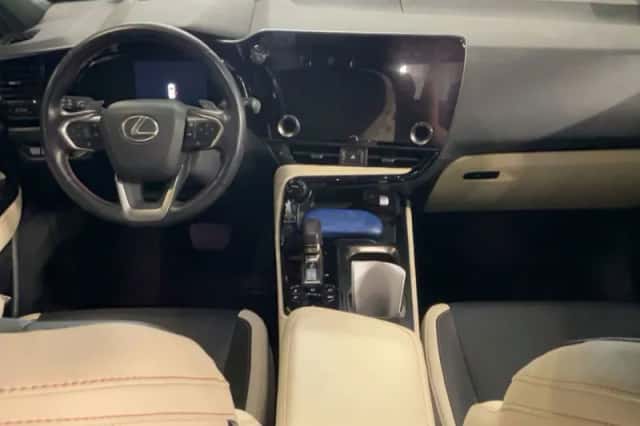 Lexus NX (0) thumbnail 3