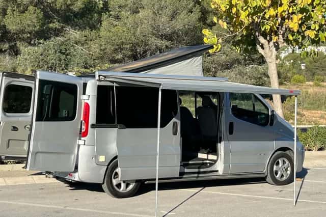 Renault Trafic (2012) thumbnail 2