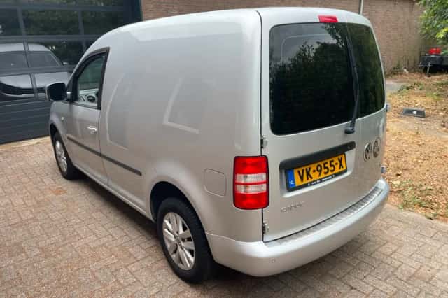 Volkswagen Caddy (2014) thumbnail 2