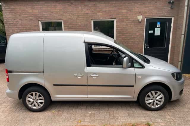 Volkswagen Caddy (2014) thumbnail 3