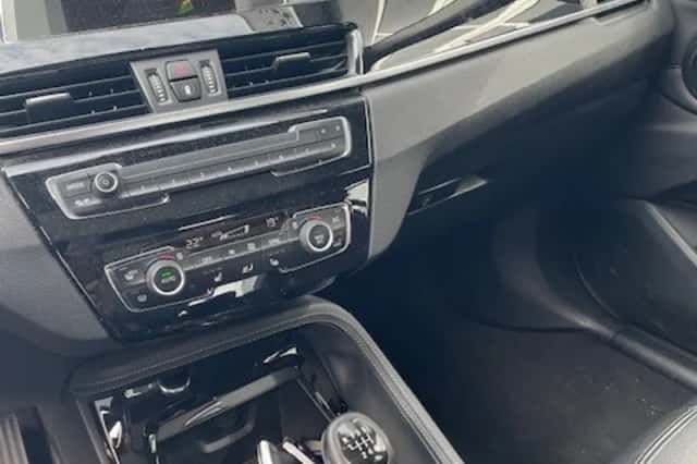 BMW X1 (2016) thumbnail 4