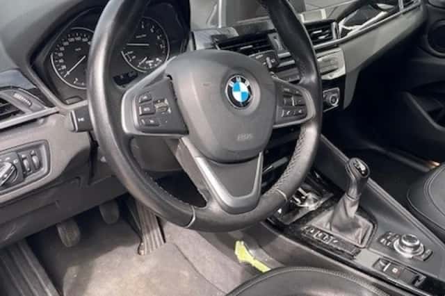 BMW X1 (2016) thumbnail 6