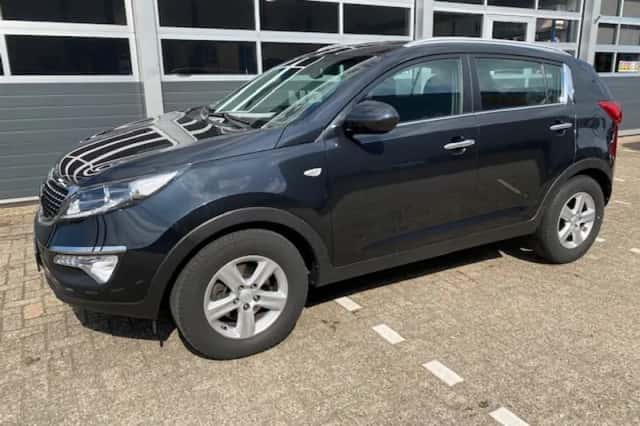 Kia Sportage (2015) thumbnail 2