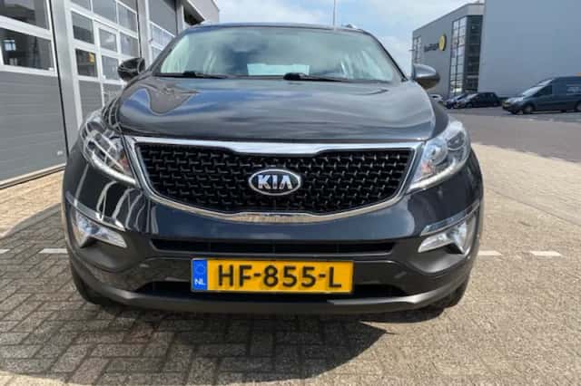 Kia Sportage (2015) thumbnail 3