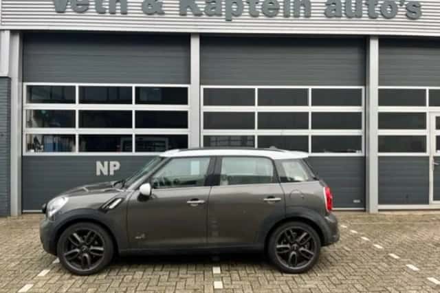 MINI Countryman (2011) thumbnail 1