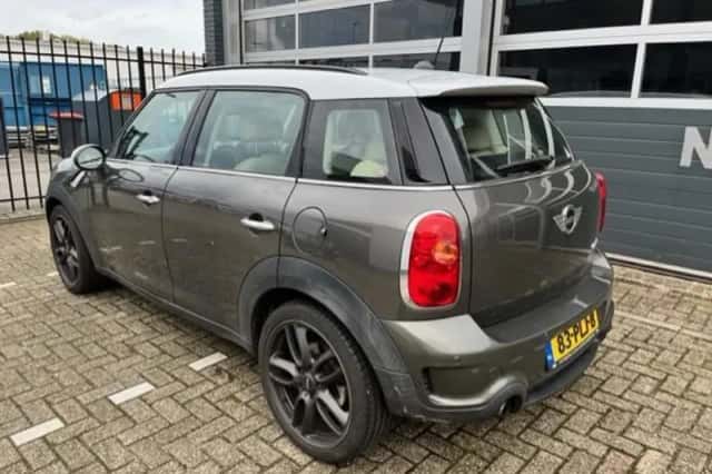 MINI Countryman (2011) thumbnail 3