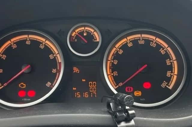 Opel Corsa (2009) thumbnail 5