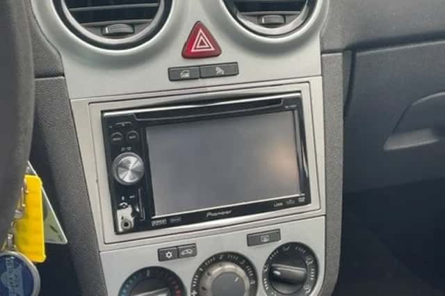 Opel Corsa (2009) thumbnail 6