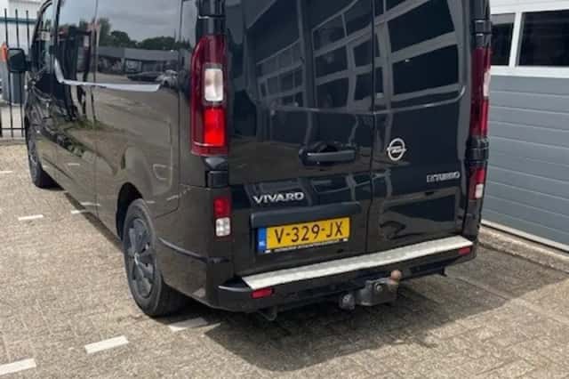Opel Vivaro (2017) thumbnail 3