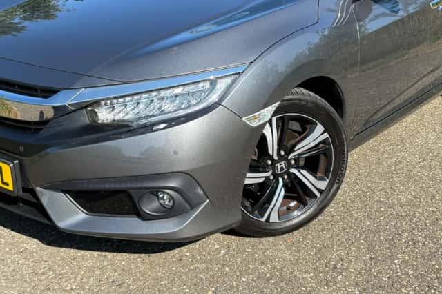 Honda Civic (2019) thumbnail 5