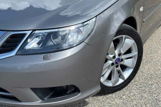 Saab 9-3 (2010) thumbnail 5