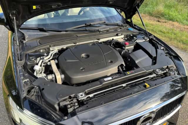 Volvo V60 (2019) thumbnail 4