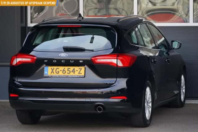 Ford Focus (2019) thumbnail 3