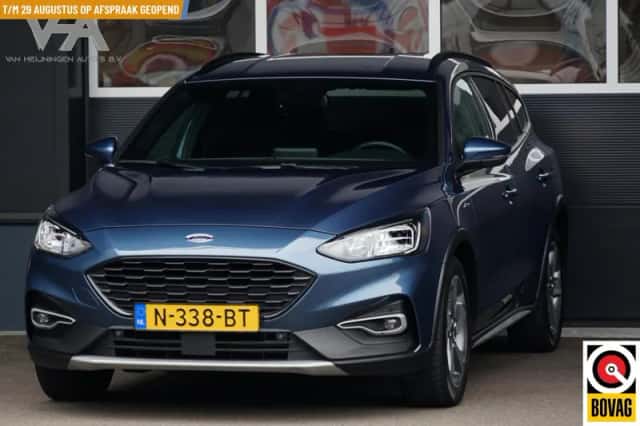 Ford Focus (2021) thumbnail 2