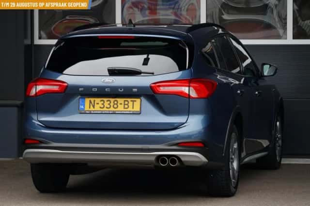 Ford Focus (2021) thumbnail 3