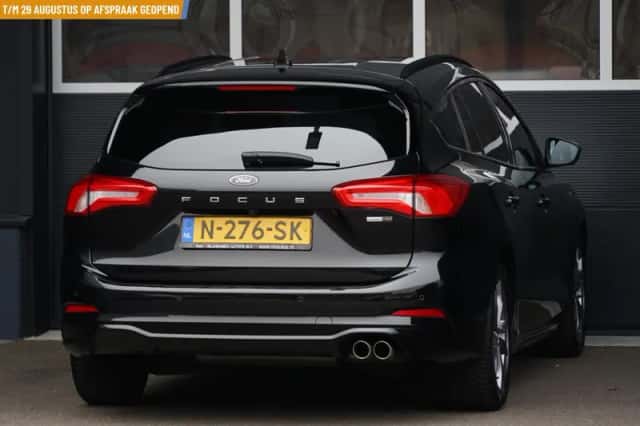 Ford Focus (2021) thumbnail 3
