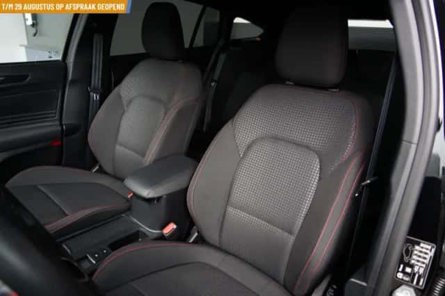 Ford Focus (2021) thumbnail 6