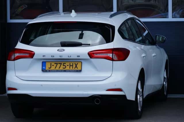 Ford Focus (2020) thumbnail 3
