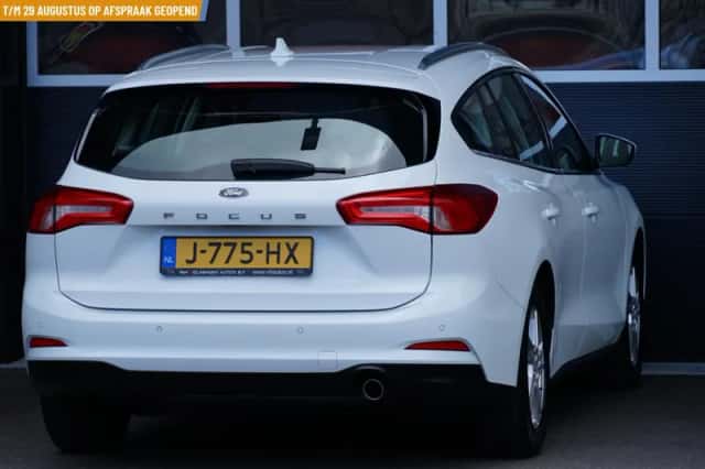 Ford Focus (2020) thumbnail 3