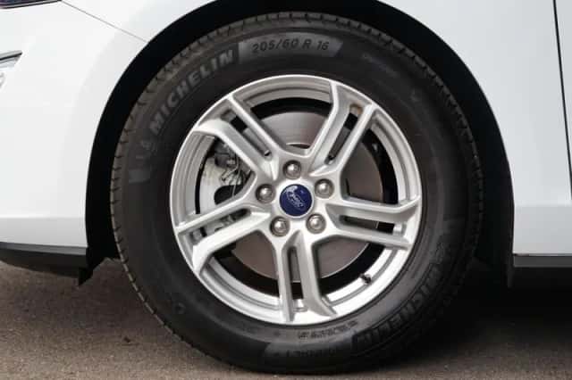 Ford Focus (2020) thumbnail 4