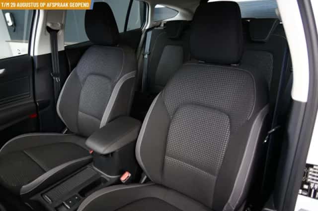Ford Focus (2020) thumbnail 6