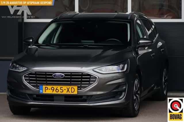 Ford Focus (2022) thumbnail 2