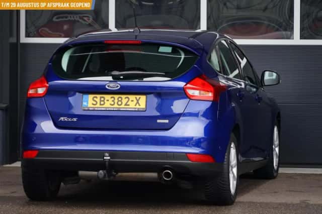 Ford Focus (2018) thumbnail 2