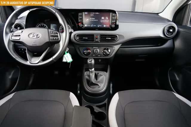Hyundai i10 (2022) thumbnail 3
