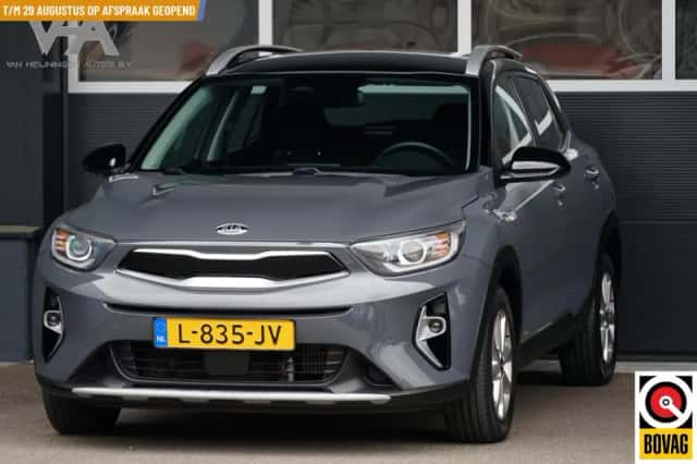 Kia Stonic (2021) thumbnail 2