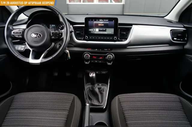 Kia Stonic (2021) thumbnail 5